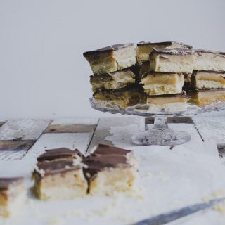 Easy Millionaire's Shortbread on feedingboys.co.uk