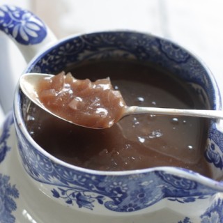 Easy Onion Gravy - great for vegetarians on Christmas Day! Find the recipe on feedingboys.co.uk