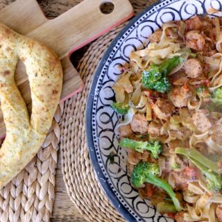 Vegetarian Sausage Pasta - A satisfying sausage supper perfect for warming up on winter evenings on feedingboys.co.uk