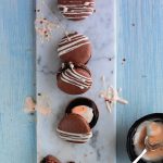 Cracking Creme Egg Macarons: Creme Egg Dessert Ideas on feedingboys.co.uk